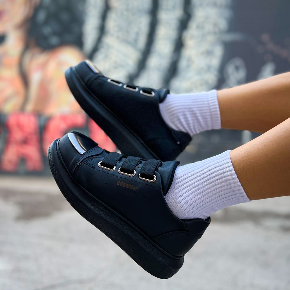 Womens Sneakers - Black - 251